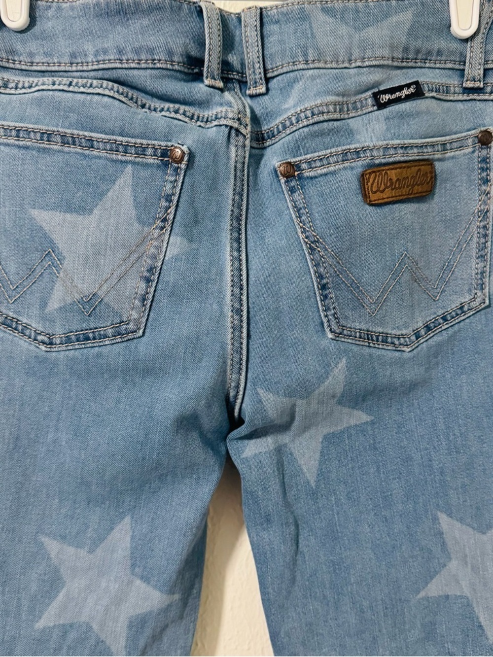 Wrangler Alice Jean Women’s 29x31 Style #112328735 AOP Stars Pocket Logo EUC - Picture 6 of 11